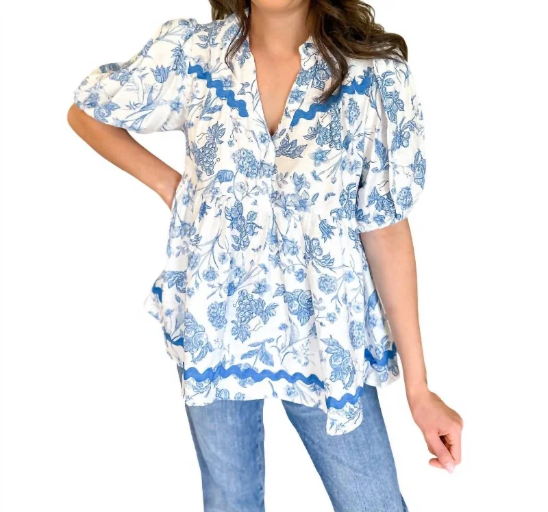 Weekend Exclusive Robyn Top In Blue/ivory