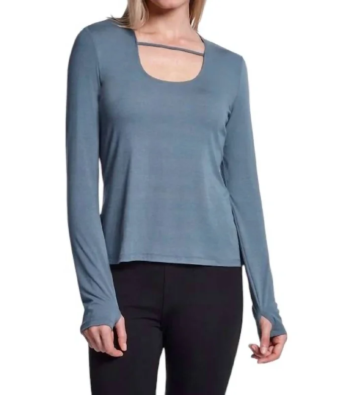 Women's Trendy Outfits The Evans Strappy Top In Blue