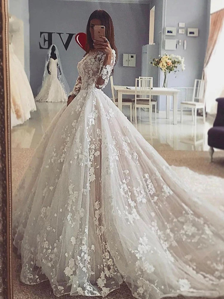 Affordable Women's Clothing Lace Wedding Dresses Ball Gowns Long Sleeve Appliques Bride Dress Long Train Vintage Wedding Gowns Affordable Women's Clothing Lace Wedding Dresses Ball Gowns Long Sleeve Appliques Bride Dress Long Train Vintage Wedding Gowns