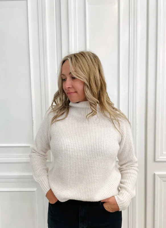 Women's Active Clothing Cashmere Waffle Standneck Top In Soft White