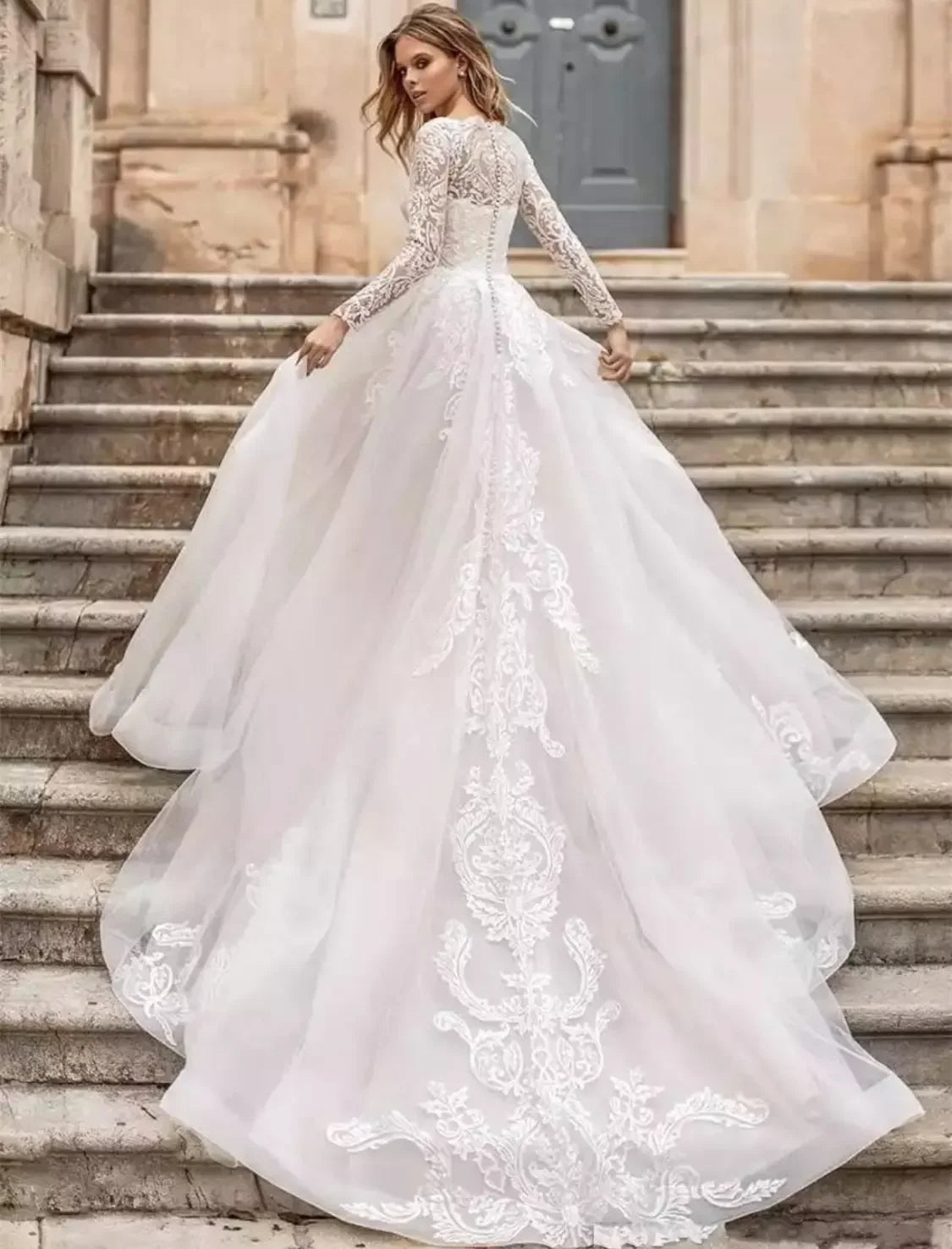 Women's Casual Wear Clothing Luxury Wedding Dresses O-Neck A-Line Sexy Bridal Gowns Lace Appliques Long Sleeves Robe Vintage Vestidos De Novia Exquisite Women's Casual Wear Clothing Luxury Wedding Dresses O-Neck A-Line Sexy Bridal Gowns Lace Appliques Long Sleeves Robe Vintage Vestidos De Novia Exquisite