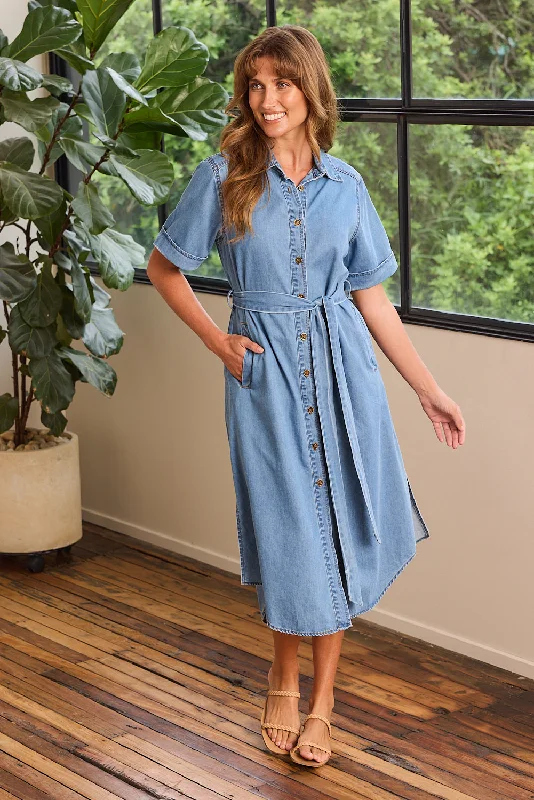 Women's Everyday Clothes Abbey Chambray Dress in Light Wash