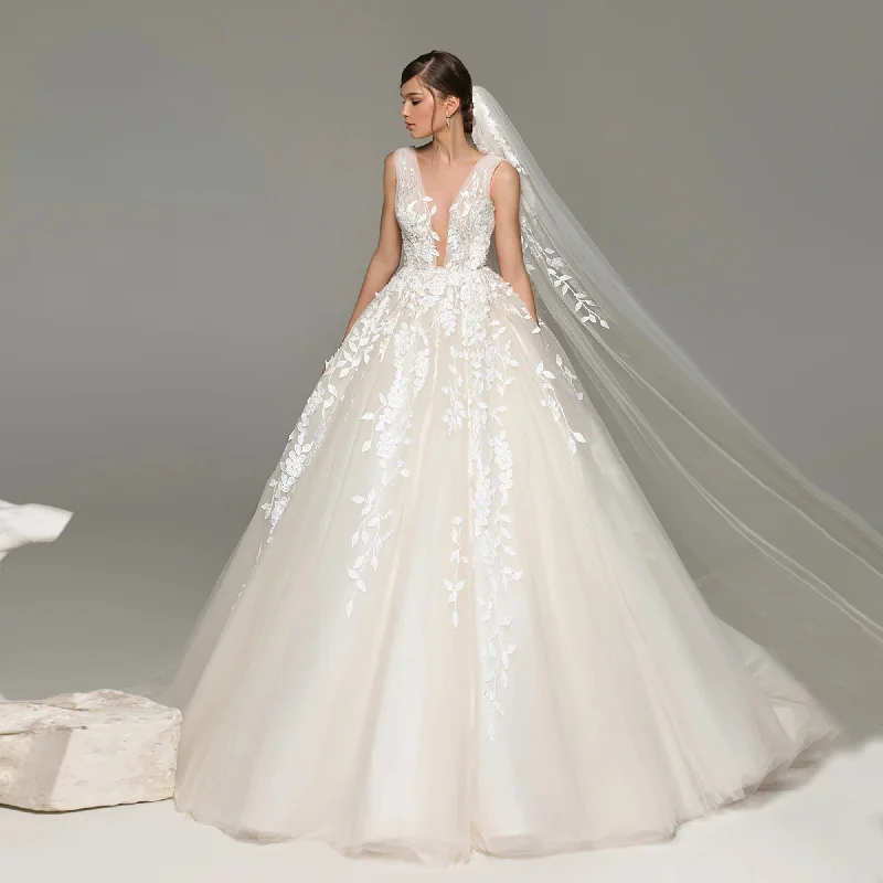 Women's Clothes Sevintage Boho Princess Wedding Dress Lace Appliques Sexy Backless V Neck Beach Bridal Dress Sleeveless Bridal Gowns Women's Clothes Sevintage Boho Princess Wedding Dress Lace Appliques Sexy Backless V Neck Beach Bridal Dress Sleeveless Bridal Gowns