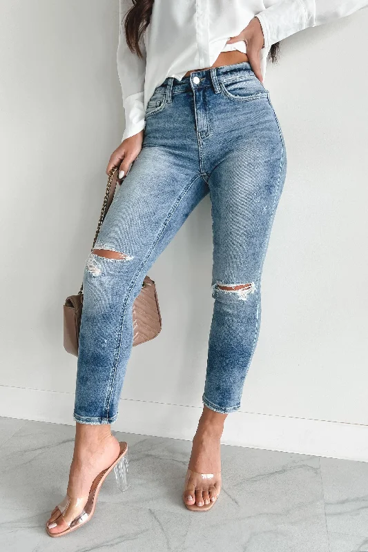 Trendy Aesthetics DOORBUSTER Minda Mid-Rise Distressed Flying Monkey Crop Straight Jeans (Medium)